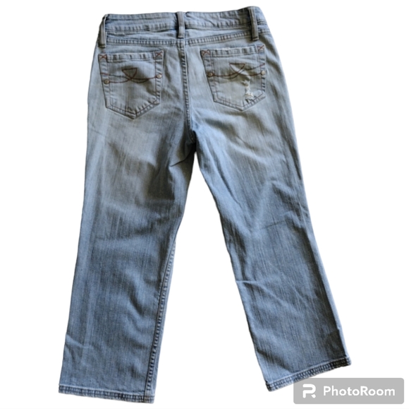 No Boundaries | Cropped Distressed Sandblast |Button Fly | Jeans Size 5 Juniors - Picture 2 of 11